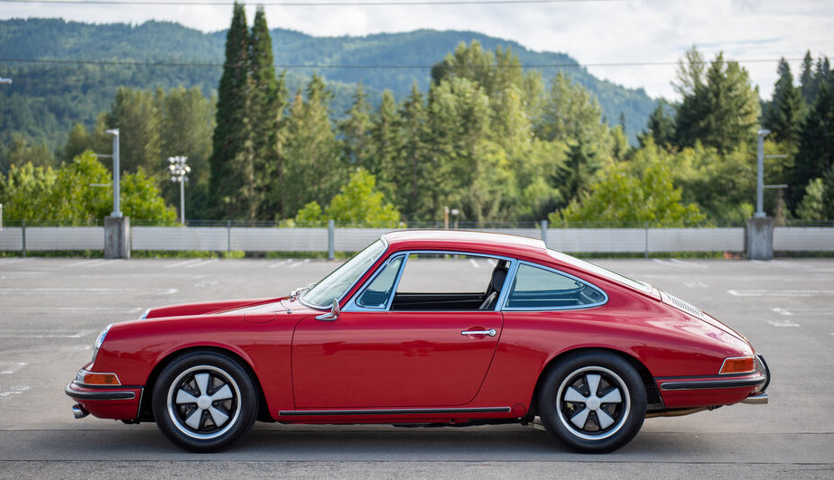 PORSCHE 911 2,OL SWB COMPETITION - Classic & Racing